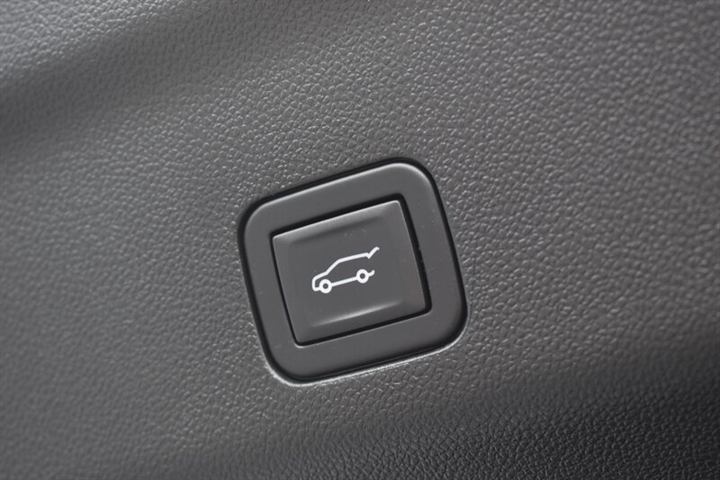 2024 Chevrolet Suburban High Country - Photo 11