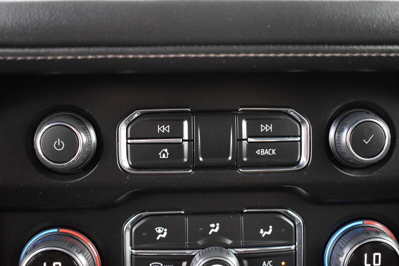 2024 Chevrolet Suburban High Country - Photo 31