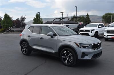 2024 Volvo XC40 B5 Core Dark Theme SUV