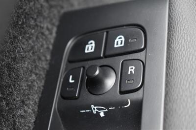 2024 Volvo XC40 B5 Core Dark Theme   - Photo 18 - Heber City, UT 84032