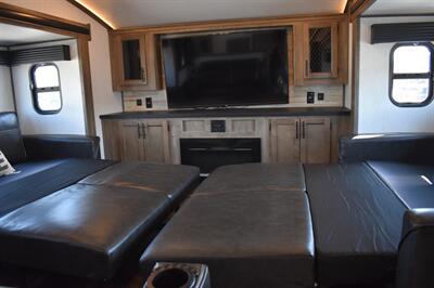 2021 Forest River Sabre 37FLH   - Photo 26 - Heber City, UT 84032