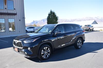 2022 Toyota Highlander XLE   - Photo 2 - Heber City, UT 84032