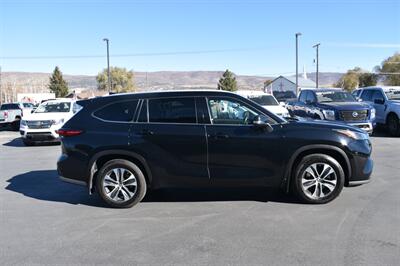 2022 Toyota Highlander XLE   - Photo 3 - Heber City, UT 84032