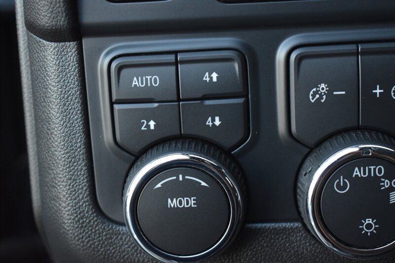 2025 Chevrolet Suburban LS - Photo 24 - Heber City, UT 84032