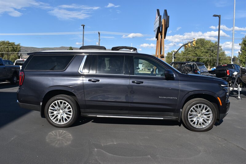 2025 Chevrolet Suburban LS - Photo 3 - Heber City, UT 84032