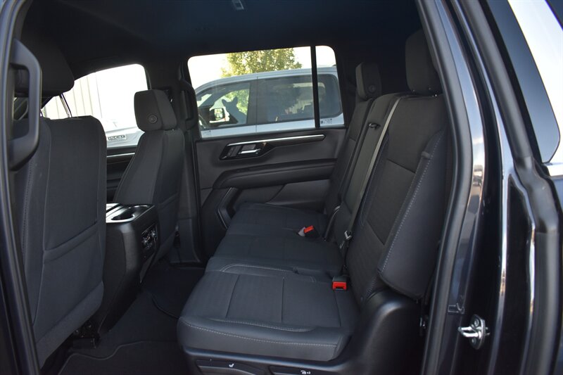 2025 Chevrolet Suburban LS - Photo 12 - Heber City, UT 84032