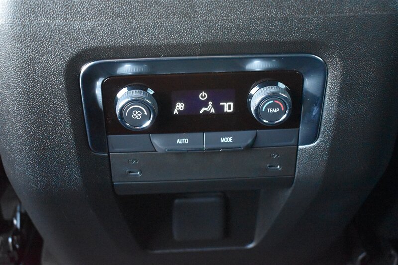 2025 Chevrolet Suburban LS - Photo 14 - Heber City, UT 84032