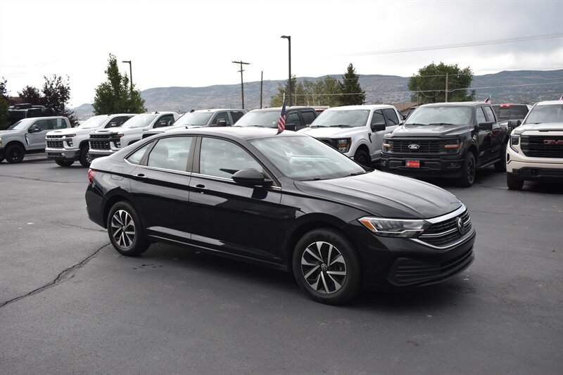 2022 Volkswagen Jetta S  