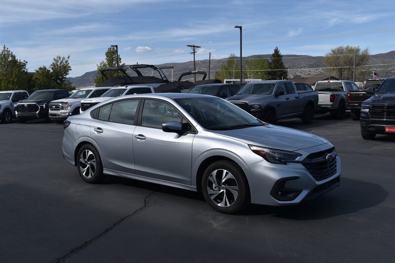 2025 Subaru Legacy Premium's photo