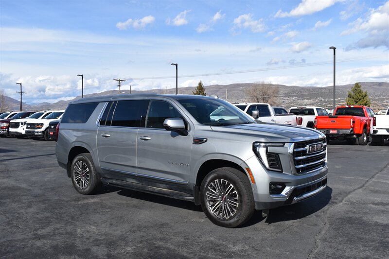 2025 GMC Yukon XL Elevation  