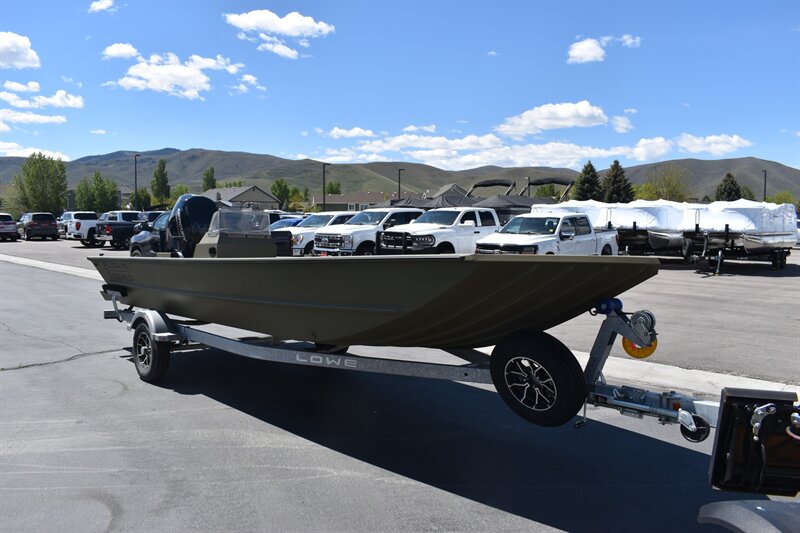 2026 Lowe Roughneck 2070 Side Console 115hp Mercury 4-Stroke - Photo 2 - Heber City, UT 84032