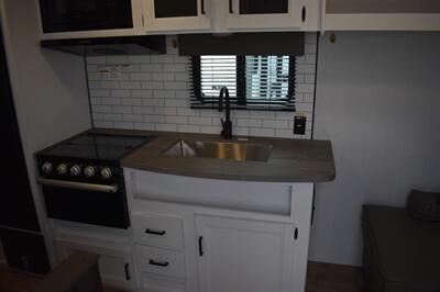2023 Keystone Hideout M-25BHN   - Photo 16 - Heber City, UT 84032