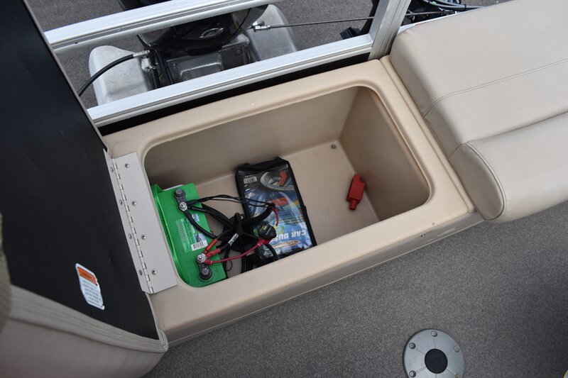 2017 Sun Tracker 24 DLX Fishing Barge - Photo 28 - Heber City, UT 84032