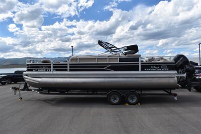 2017 Sun Tracker 24 DLX Fishing Barge