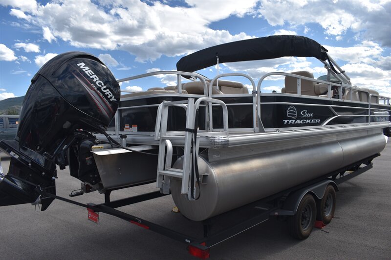 2017 Sun Tracker 24 DLX Fishing Barge - Photo 6 - Heber City, UT 84032