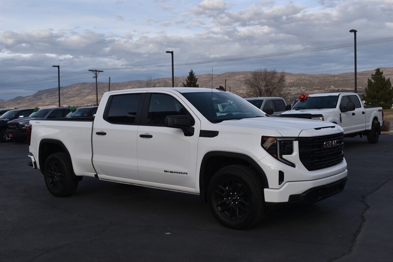 2023 GMC Sierra 1500 Pro's photo