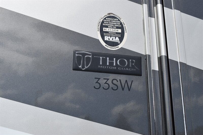 2014 Four Winds Thor 33SW - Photo 24 - Heber City, UT 84032