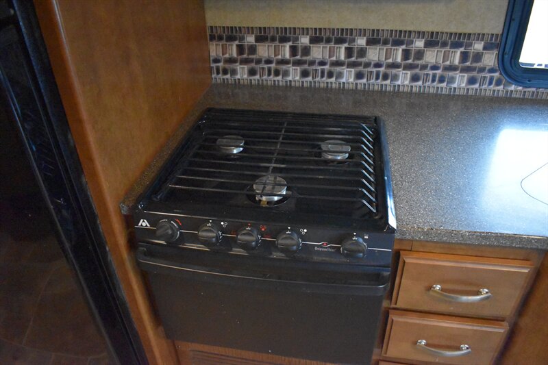 2014 Four Winds Thor 33SW - Photo 42 - Heber City, UT 84032