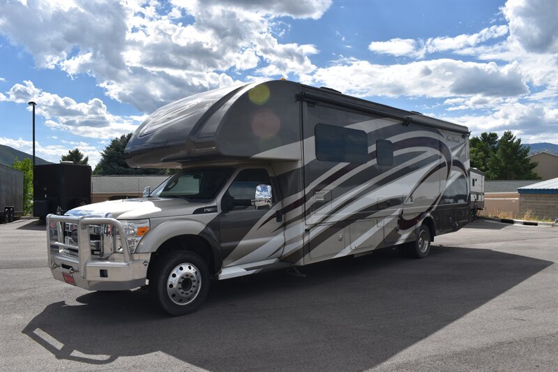 2014 Four Winds Thor 33SW - Photo 3 - Heber City, UT 84032