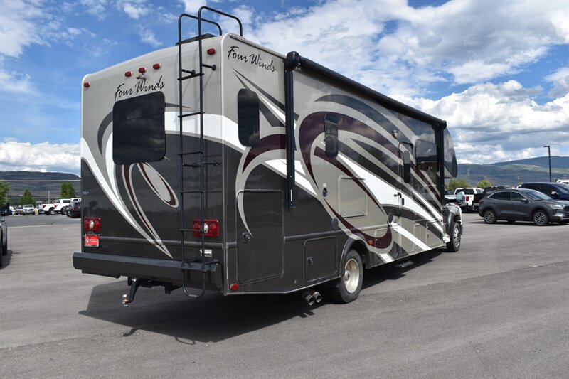 2014 Four Winds Thor 33SW - Photo 5 - Heber City, UT 84032