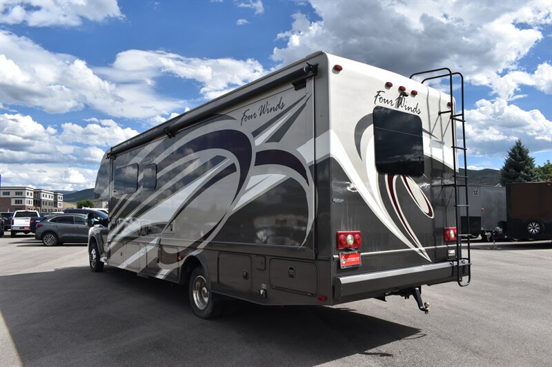 2014 Four Winds Thor 33SW - Photo 6 - Heber City, UT 84032