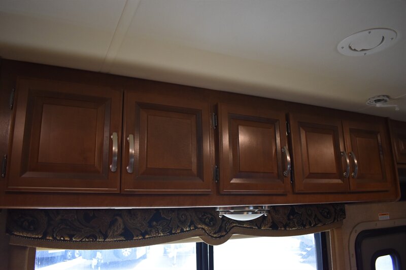 2014 Four Winds Thor 33SW - Photo 30 - Heber City, UT 84032