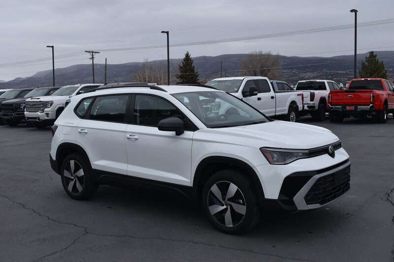 2025 Volkswagen Taos S 4Motion  