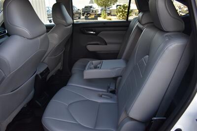 2021 Toyota Highlander Hybrid XLE   - Photo 14 - Heber City, UT 84032