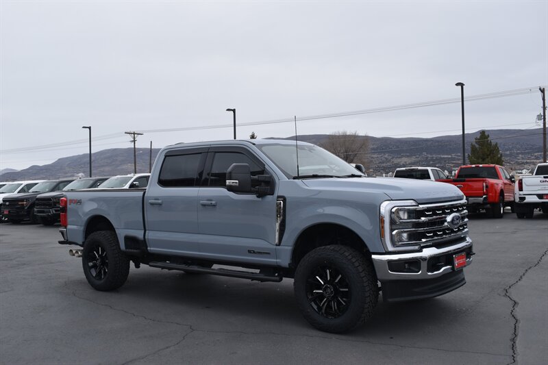 2025 Ford F-350 Super Duty Lariat  