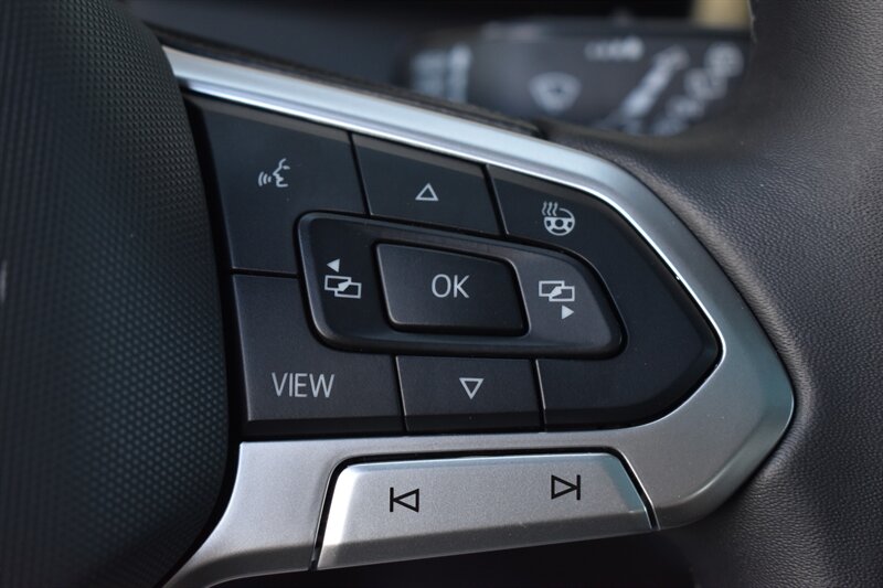 2025 Volkswagen Taos SE Black 4Motion - Photo 33 - Heber City, UT 84032