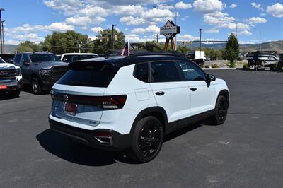 2025 Volkswagen Taos SE Black 4Motion - Photo 6 - Heber City, UT 84032