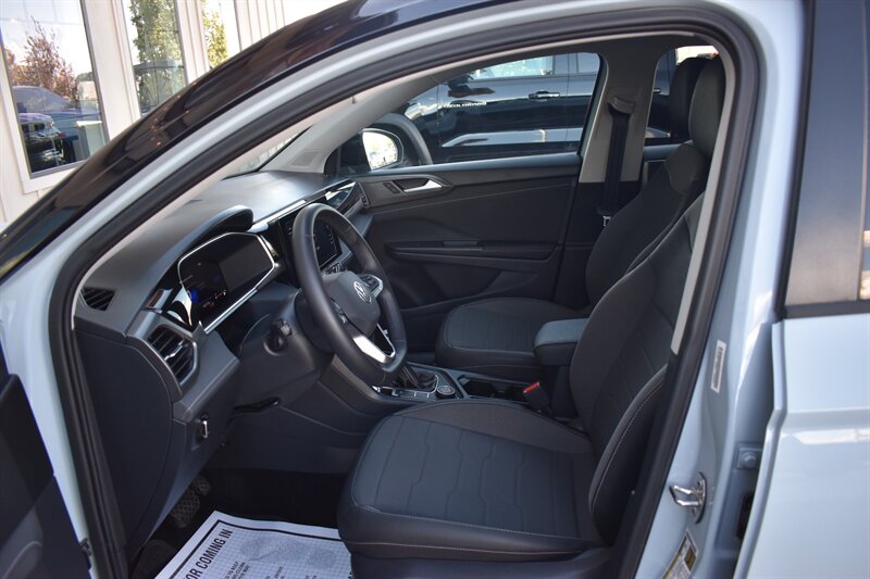 2025 Volkswagen Taos SE Black 4Motion - Photo 14 - Heber City, UT 84032
