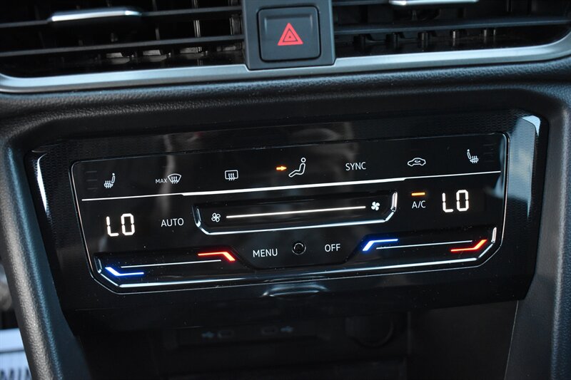 2025 Volkswagen Taos SE Black 4Motion - Photo 25 - Heber City, UT 84032