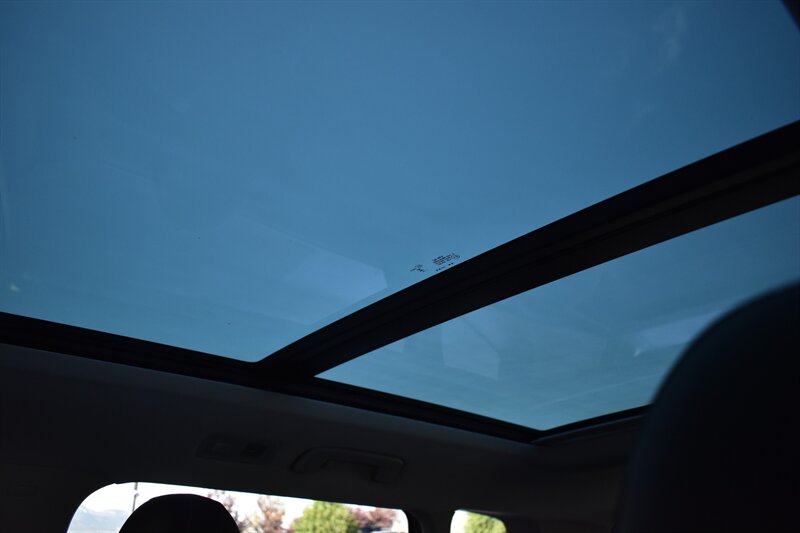 2025 Volkswagen Taos SE Black 4Motion - Photo 31 - Heber City, UT 84032