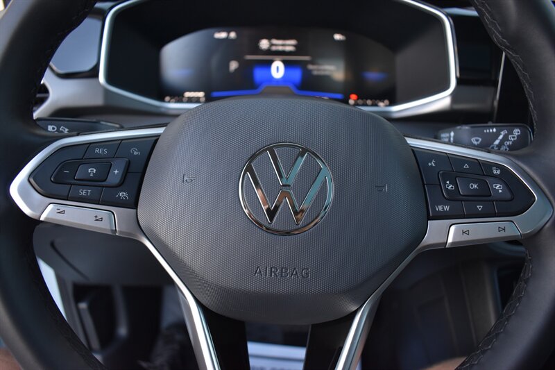 2025 Volkswagen Taos SE Black 4Motion - Photo 32 - Heber City, UT 84032