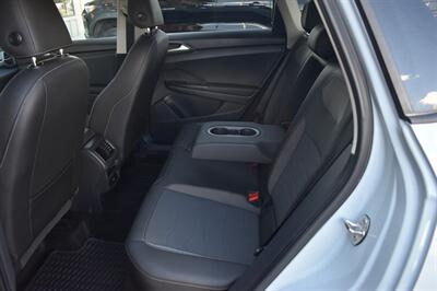 2025 Volkswagen Taos SE Black 4Motion - Photo 12 - Heber City, UT 84032