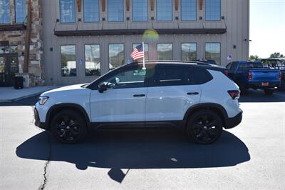 2025 Volkswagen Taos SE Black 4Motion - Photo 5 - Heber City, UT 84032