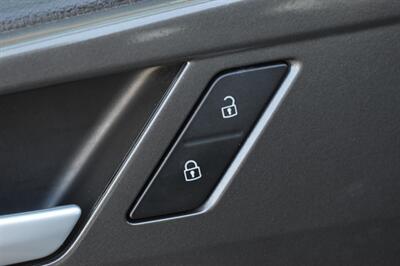 2025 Volkswagen Taos SE Black 4Motion - Photo 16 - Heber City, UT 84032