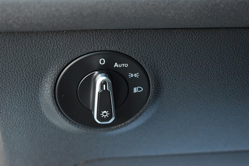 2025 Volkswagen Taos SE Black 4Motion - Photo 20 - Heber City, UT 84032