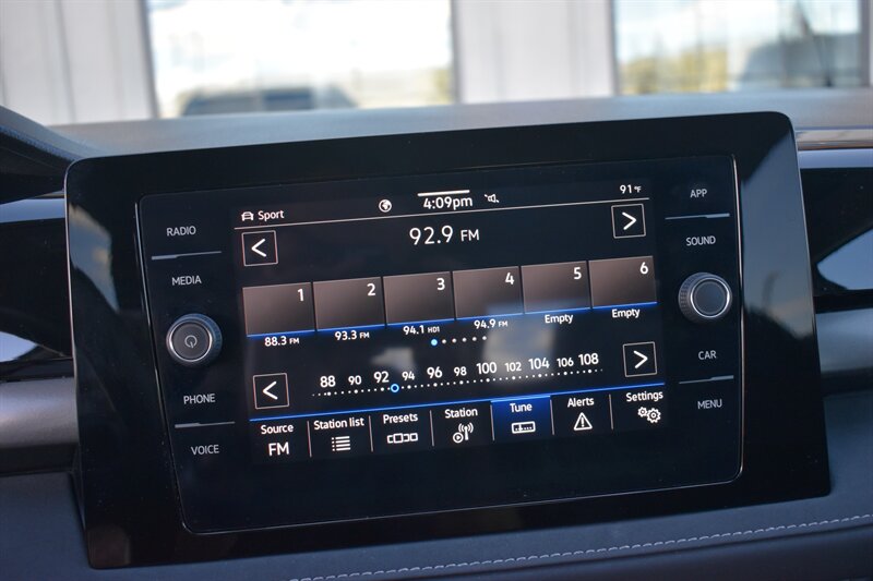 2025 Volkswagen Taos SE Black 4Motion - Photo 27 - Heber City, UT 84032
