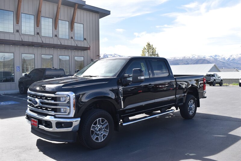 2025 Ford F-350 Super Duty Lariat  