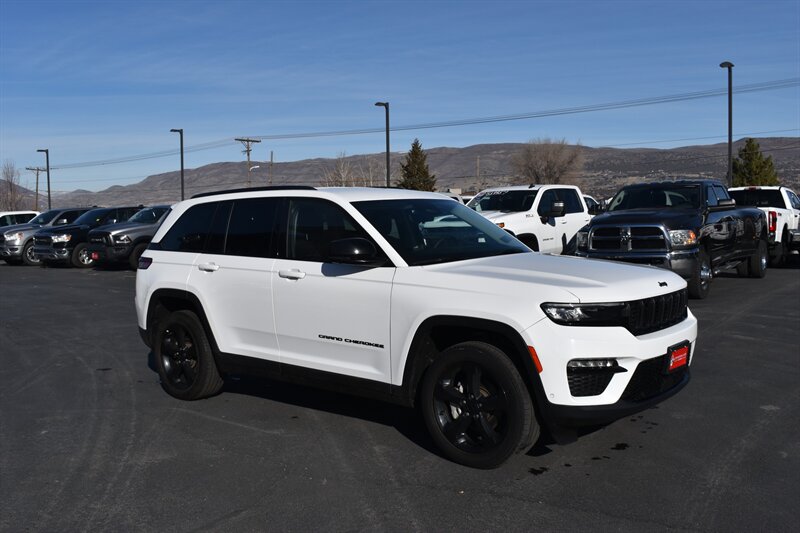 2023 Jeep Grand Cherokee Limited's photo