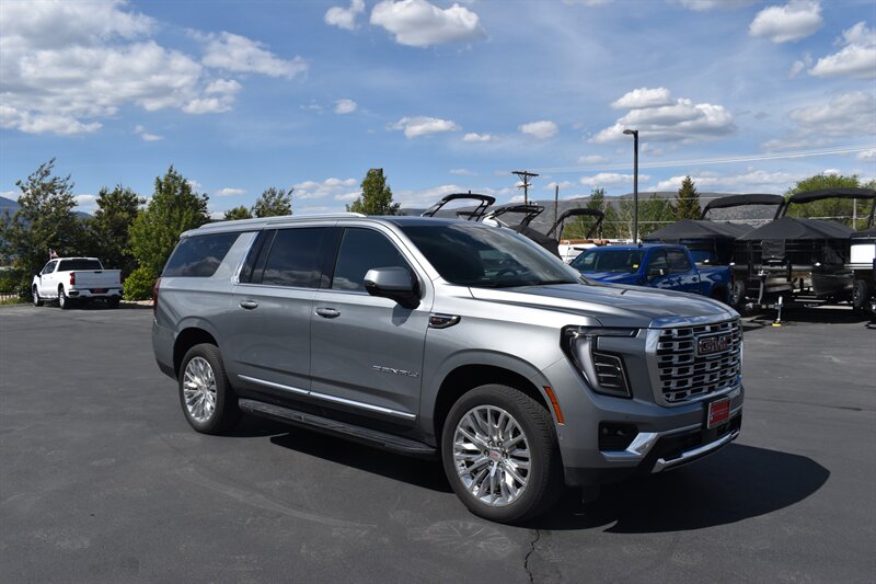 2025 GMC Yukon Denali AWD's photo