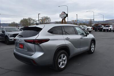 2024 Toyota Highlander LE   - Photo 5 - Heber City, UT 84032