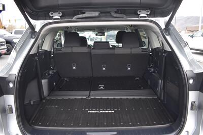 2024 Toyota Highlander LE   - Photo 9 - Heber City, UT 84032