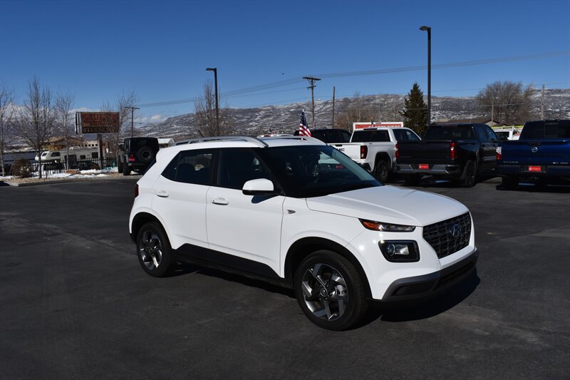 2024 Hyundai VENUE SEL - Photo 1 - Heber City, UT 84032