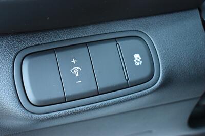2024 Hyundai VENUE SEL   - Photo 15 - Heber City, UT 84032