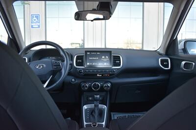 2024 Hyundai VENUE SEL   - Photo 11 - Heber City, UT 84032