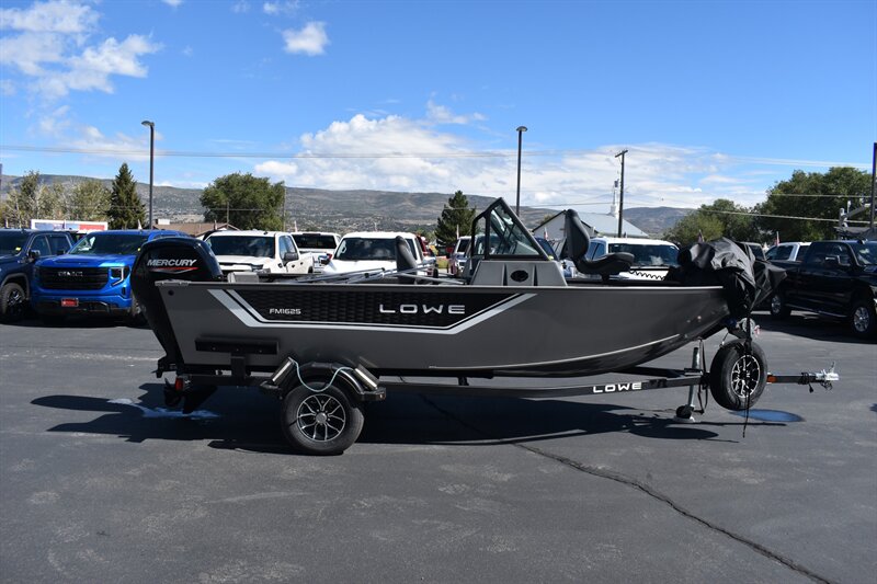 2026 Lowe Fishing Machine 1625 Walk Thru 90hp Mercury 4-Stroke   - Photo 1 - Heber City, UT 84032