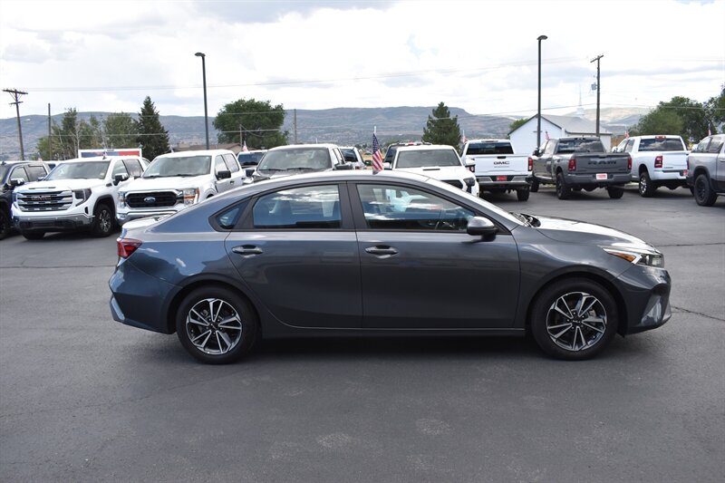 2024 Kia Forte LXS - Photo 3 - Heber City, UT 84032